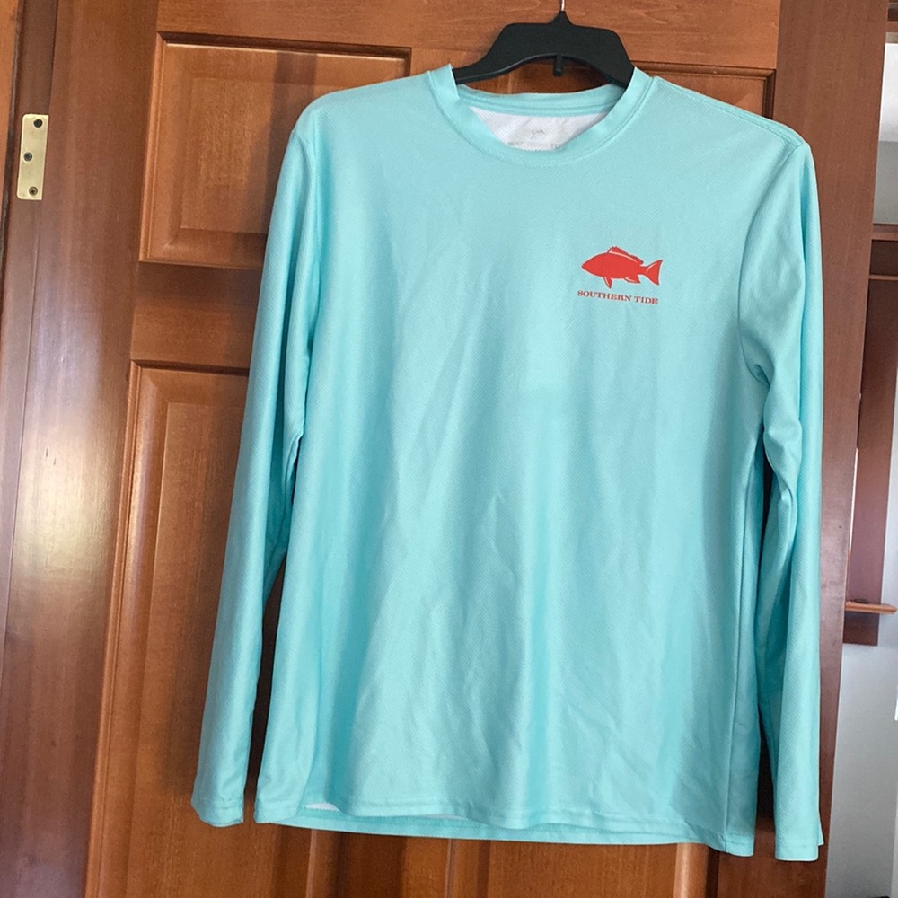 Men’s Southern Tide sun shirt